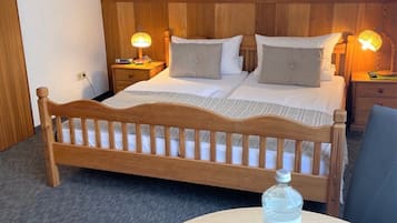 Comfort Double Room, Private Bathroom | Blackout curtains, iron/ironing board, free WiFi