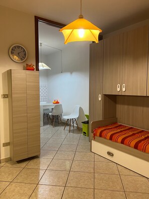 Bügeleisen/Bügelbrett, WLAN, Bettwäsche