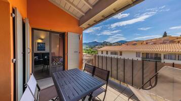 Departamento, balcón, vista a la montaña | Terraza o patio