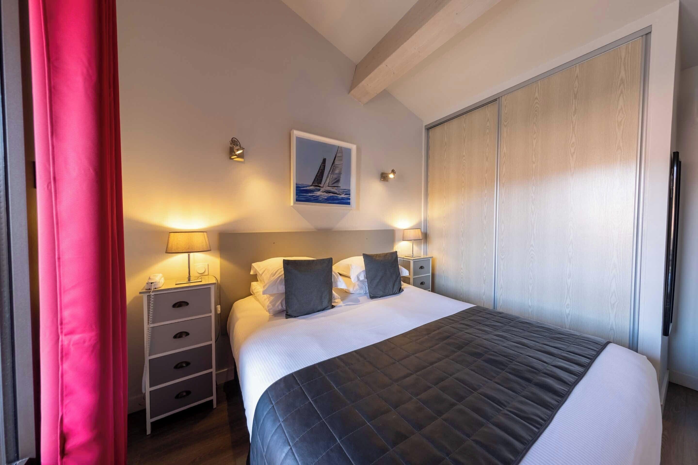 Apartamento, balcón, vistas a la montaña | Caja fuerte, cortinas opacas, sistema de insonorización y wifi gratis