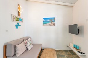 Comfort House, Pool View | Living area