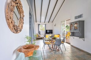 Luxury House, Pool View | Living area - CASA LYDIE - ÉVASION CRÉOLE AVEC PISCINE (Saint-François)