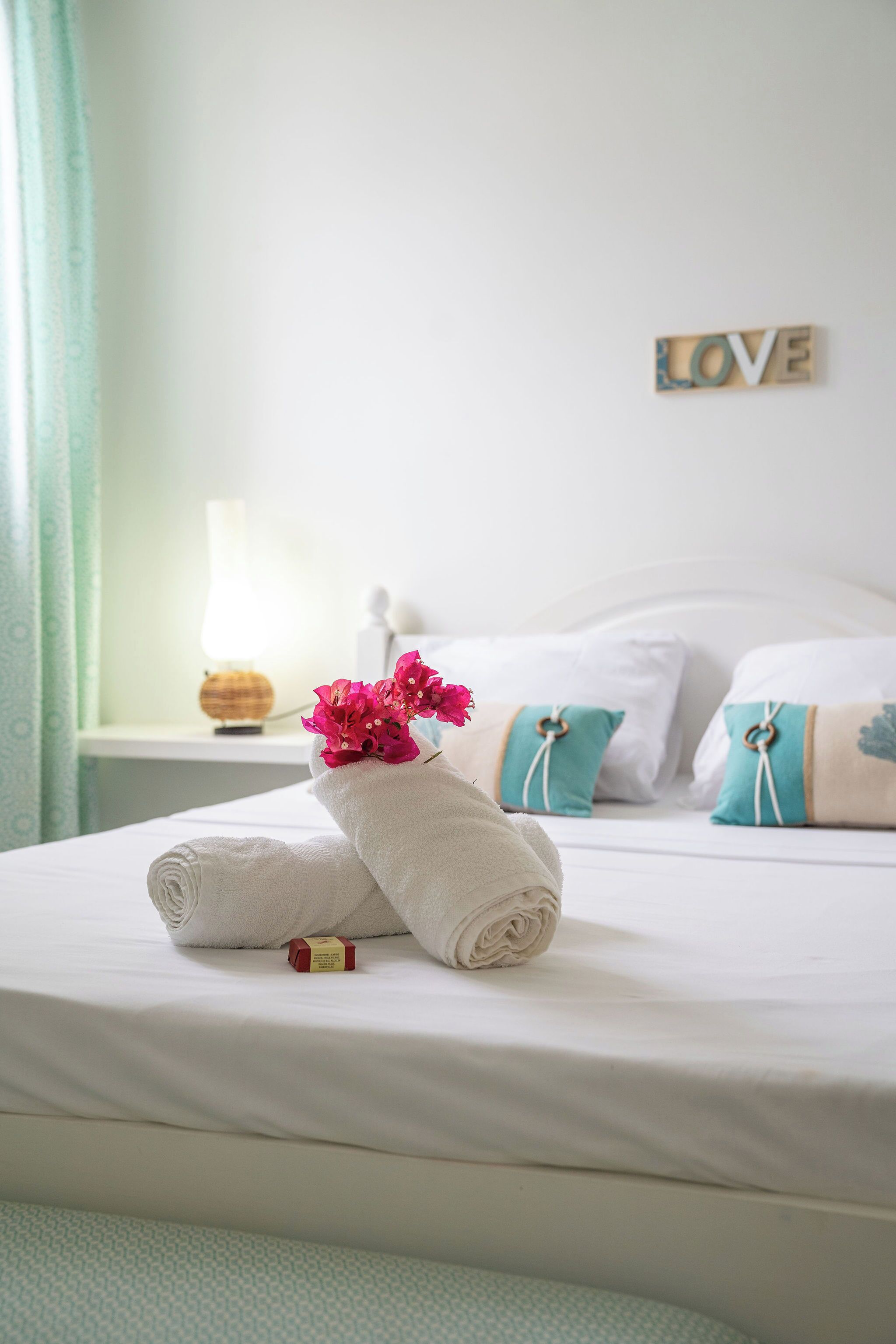 Laptop workspace, iron/ironing board, free WiFi