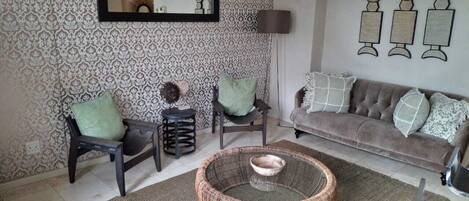 基本公寓, 陽台, 城市景觀 | 起居區