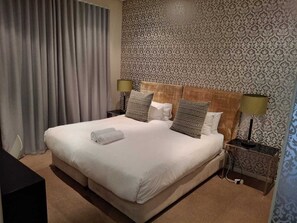 Basic Apartment, Balcony, City View | In-room safe, iron/ironing board, free WiFi - Market House by ITC Hospitality (Cape Town)