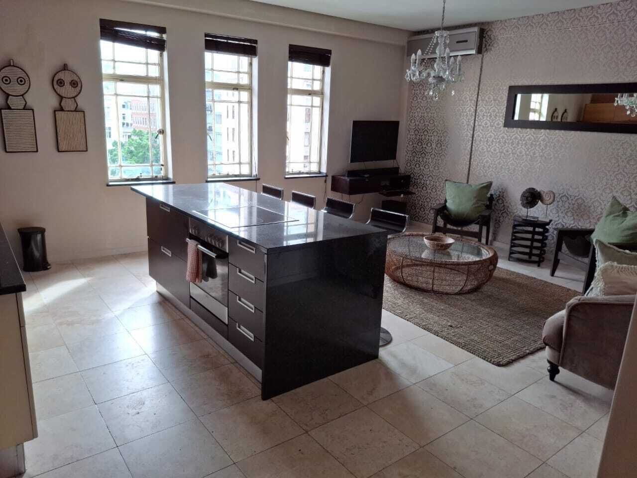 基本公寓, 陽台, 城市景觀 | 起居區