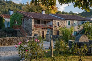 Exterior - Country House 'Villa Jerusalém' with Mountain View, Wi-Fi & Air Conditioning (Romeu)