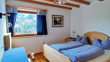 2 bedrooms, WiFi, bed sheets