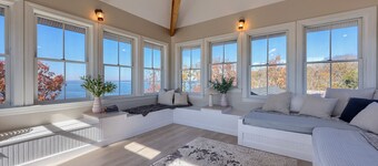 Where luxury meets laughter by the bay.  Welcome to Bamboo Sands Villa & Captain’s Quarters.