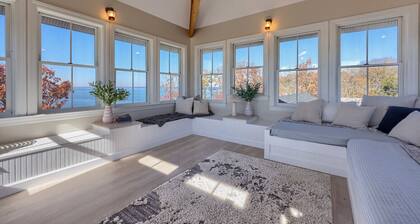 Where luxury meets laughter by the bay. Welcome to Bamboo Sands Villa & Captain’s Quarters.