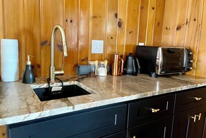 Private kitchen - Mid Century Mod Oasis off the Greenway (Brevard)