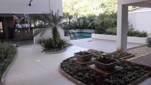 Apartment 50m from Martin de Sá Beach with Swimming Pool