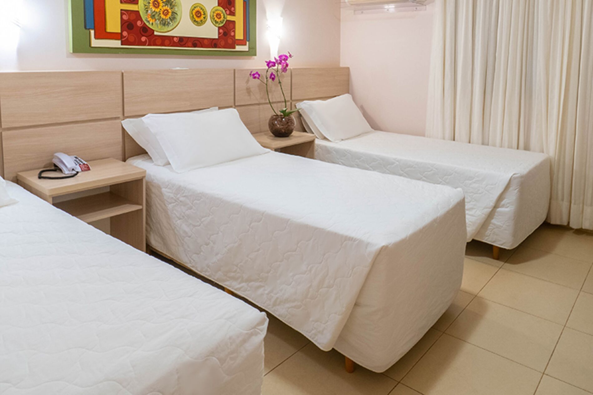 Ferros/tábuas de passar roupa, Wi-Fi de cortesia, roupa de cama