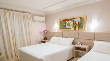 Een strijkplank/strijkijzer, gratis wifi, beddengoed