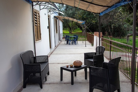 Terrace/patio. Casa Vacanze Chimenti
