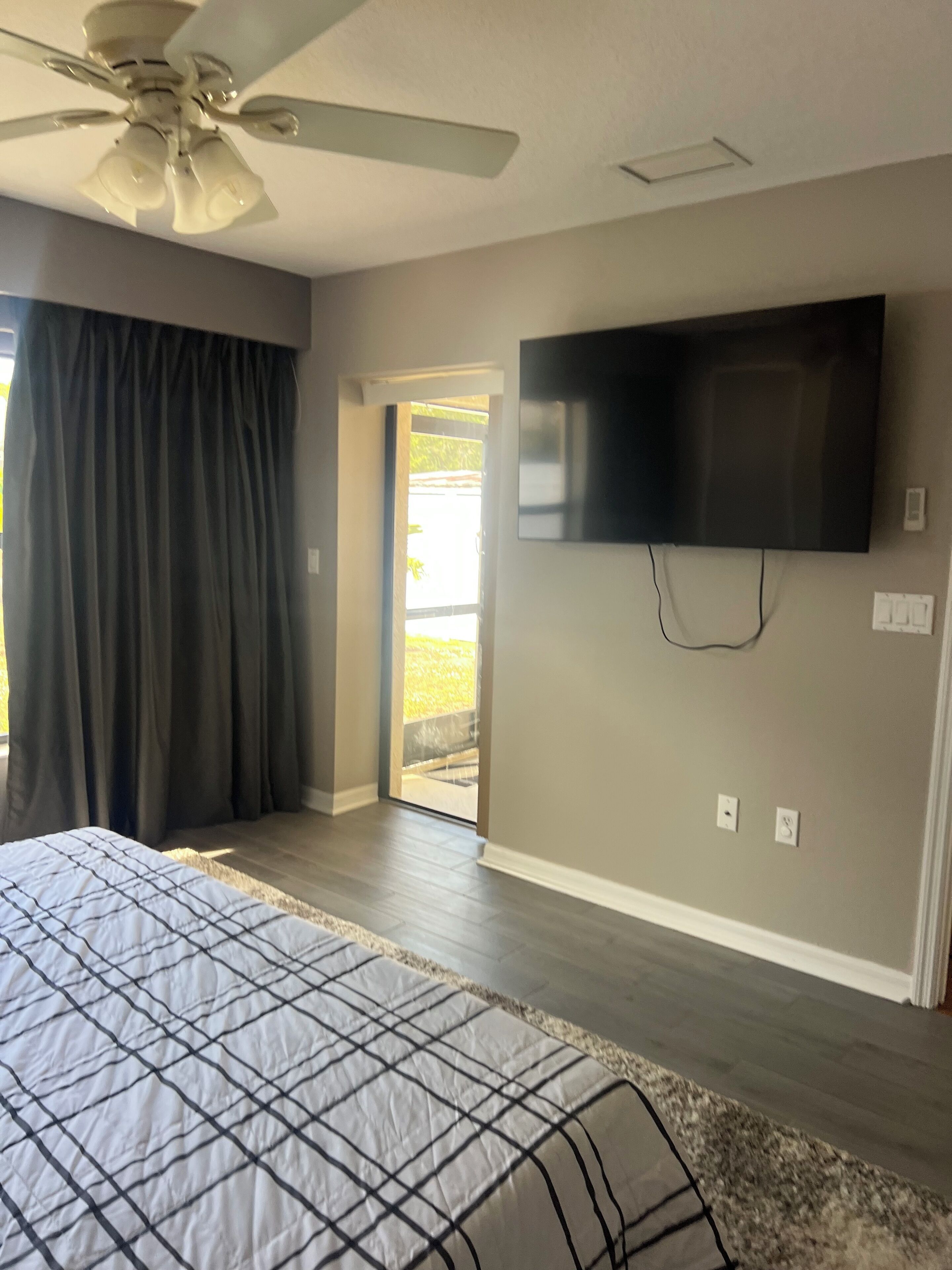 3 bedrooms, in-room safe, free WiFi, bed sheets