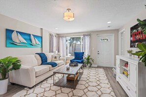 テレビ、書斎 / ワークスペース