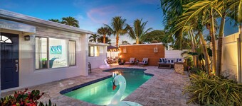Delray Heated Pool Villa Close to Downtown & Beach