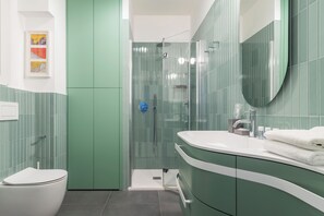 Apartamento | Banheiro | Chuveiro, produtos de toalete grátis, secador de cabelo, bidê