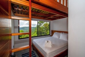 3 bedrooms, WiFi, bed sheets - 3-bedroom villa in Platanillo, ocean & mountain view! (Platanillo)