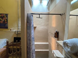 Bathroom - Coliving Granada (Envigado)
