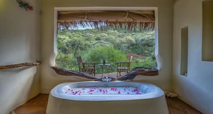 Lux self-catering camp w tents & cottages - 2332