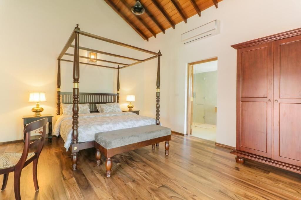 Habitación doble Deluxe, 1 cama King size, tina, vista al jardín | Ropa de cama 