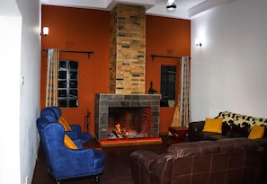 المنشأة من الداخل