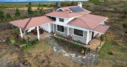 Laikipia bush stay by Ol Pejeta gate - 2339