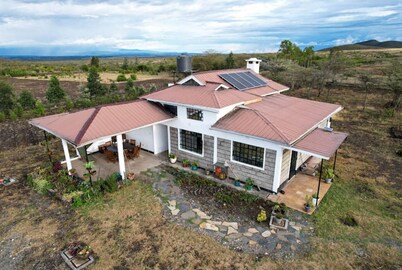 Laikipia bush stay by Ol Pejeta gate - 2339