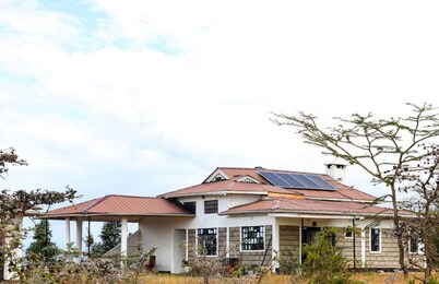 Laikipia bush stay steps from Pejeta gate - 2339