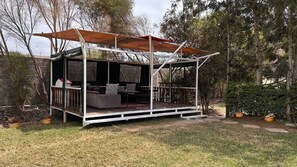 Outdoor dining - Kiserian cottage with gazebo & garden grill - 2343 (Kiserian)