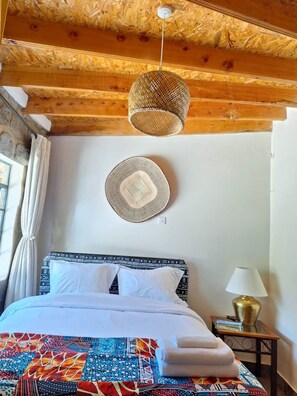 3 bedrooms, internet - Kiserian cottage with gazebo & garden grill - 2343 (Kiserian)