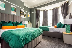 8 bedrooms, iron/ironing board, free WiFi, bed sheets - Properties Unique | Sandhaven House (South Shields)