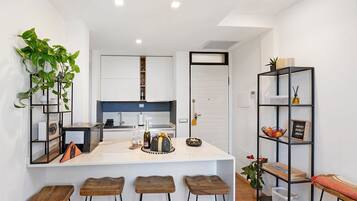 Fridge, microwave, oven, stovetop