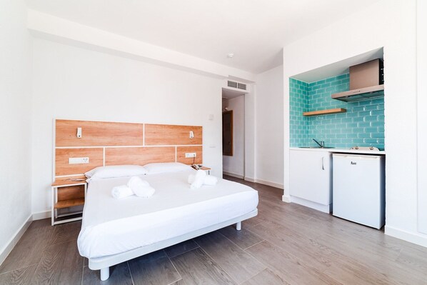 Room - Beach Star Ibiza Hotel (Sant Josep de sa Talaia)