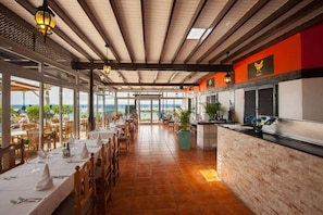 Dining - Flamingo Beach Resort (Yaiza)