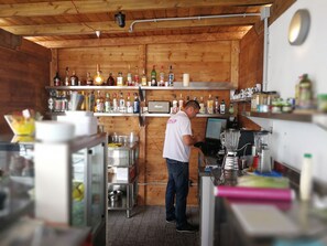 بار (في المنشاة)