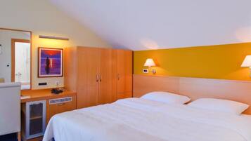 Double Room (Economy Double Room With Private Bath) | 10 bedrooms