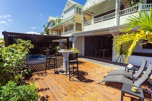 Outdoor dining - Very nice spacious apartment with Jacuzzi - Le Canopé (Le Gosier)