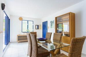 Dining - Nice, quiet, cosy apartment with parking (Le Gosier)
