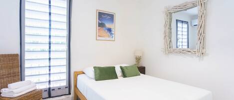 2 quartos, ferros/tábuas de passar roupa, Wi-Fi, roupa de cama