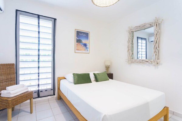 2 bedrooms, iron/ironing board, WiFi, bed sheets