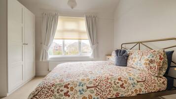 Skrivbord, strykjärn/strykbräda, gratis wi-fi och sängkläder