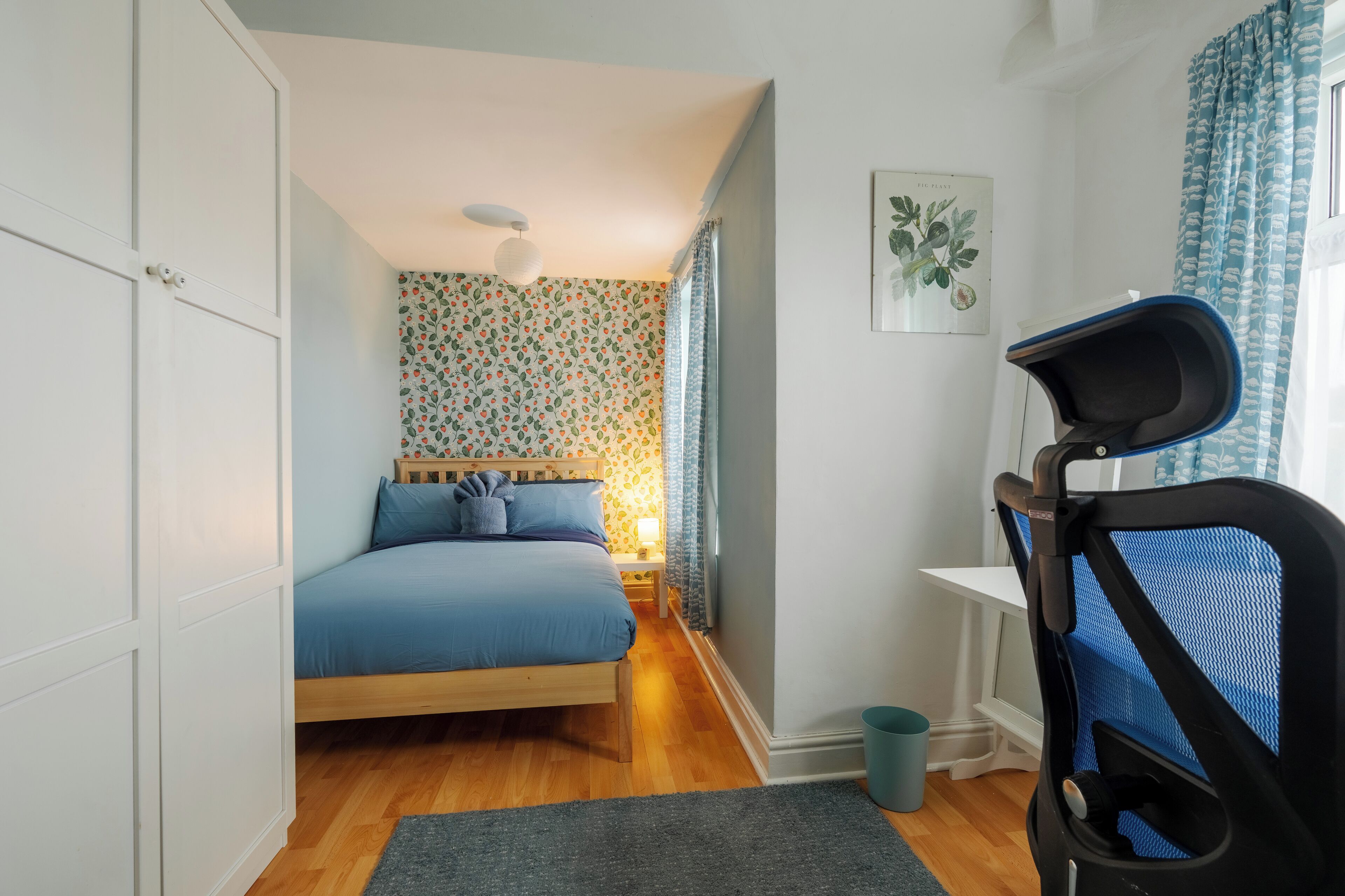 3 bedrooms, desk, iron/ironing board, free WiFi