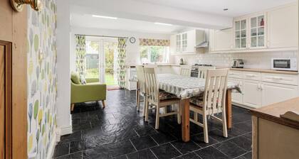 Music Lovers | Piano | Pets OK & Driveway Parking