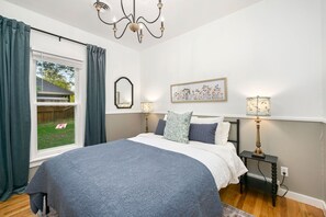 House, Multiple Beds, Patio, Garden View (520 W Oak Street)