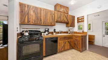 Maison, plusieurs lits, patio, vue jardin (520 W Oak Street) | Cuisine privée