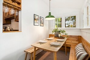 House, Multiple Beds, Patio, Garden View (520 W Oak Street) | Dining