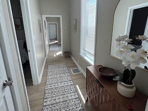 2 bedrooms, travel cot, WiFi, bed sheets - La Casetta Cafe on The Hill (St. Louis)